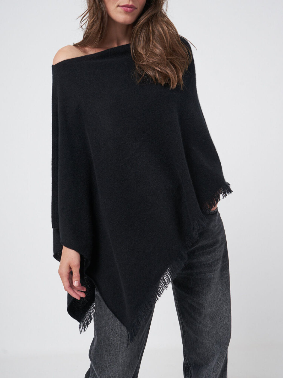 Poncho asymétrique en cachemire biologique à franges