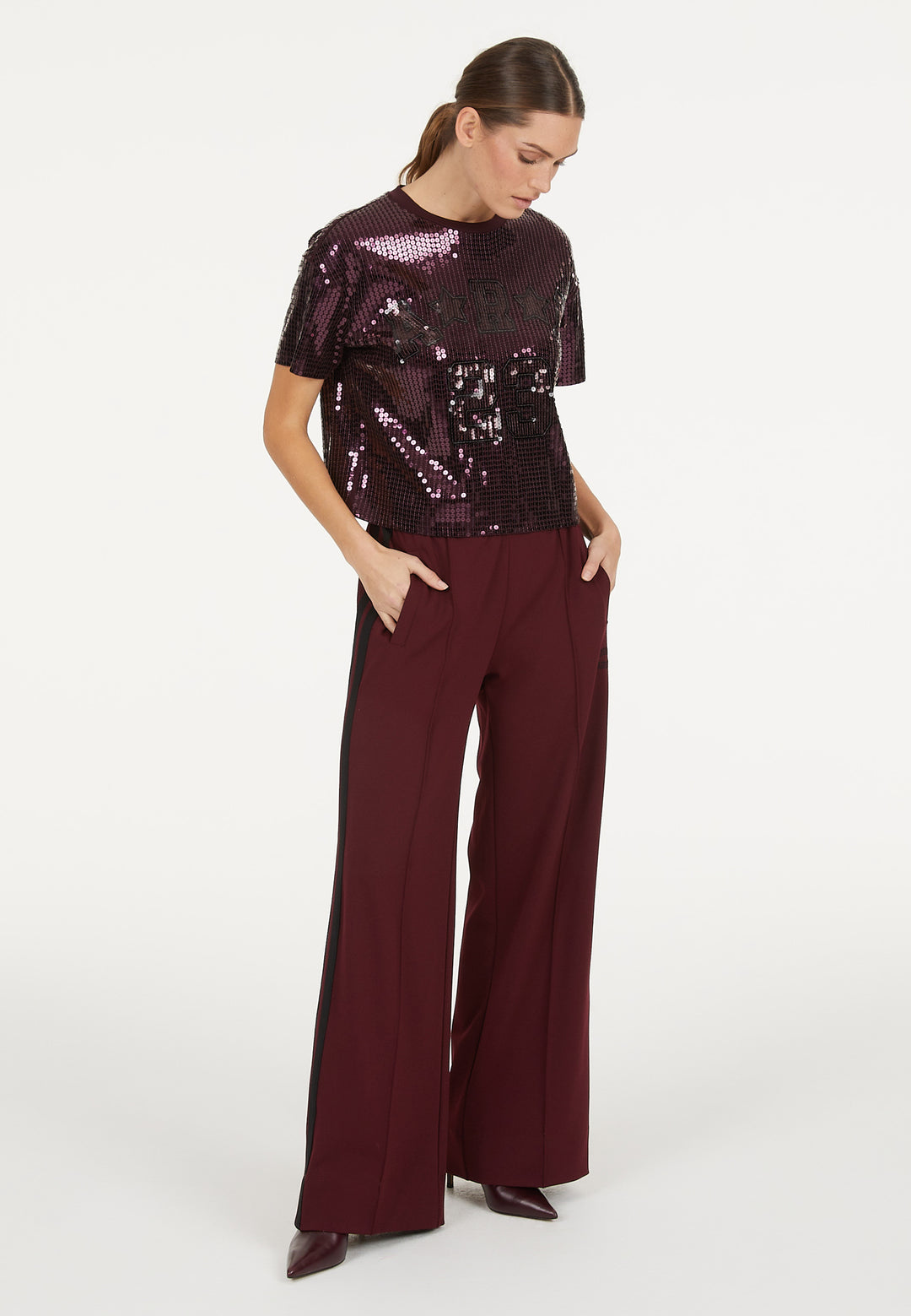 T-shirt à paillettes avec motif style sportif