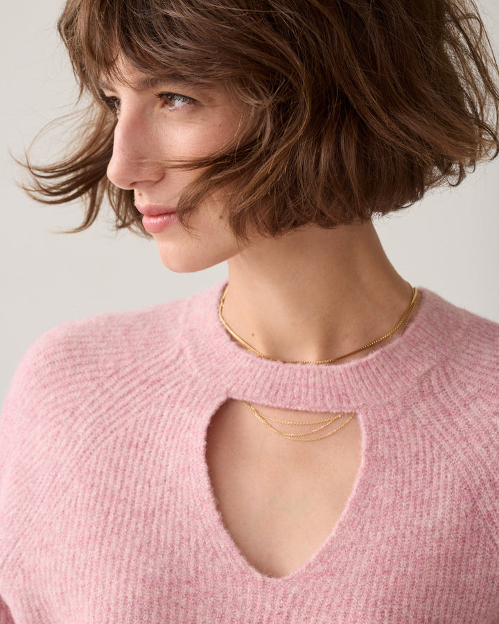 Pull texturé à encolure ajourée