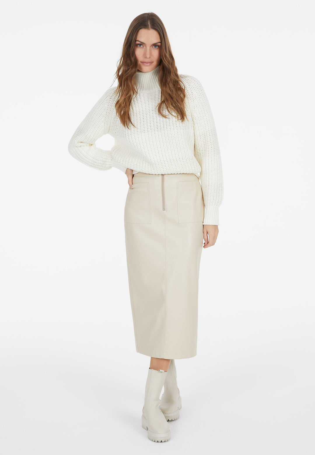 Pull côtelé avec paillettes et col montant