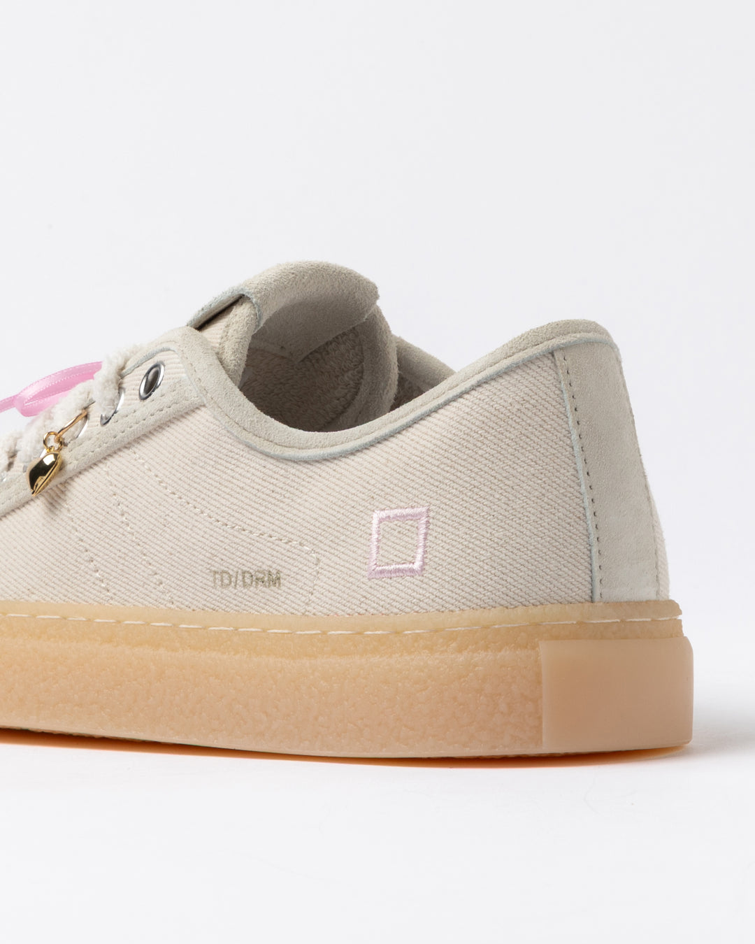 Baskets Dream avec lacets duveteux et breloques