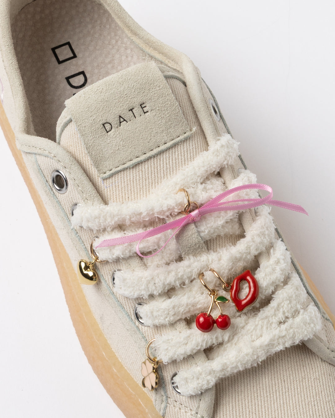 Baskets Dream avec lacets duveteux et breloques