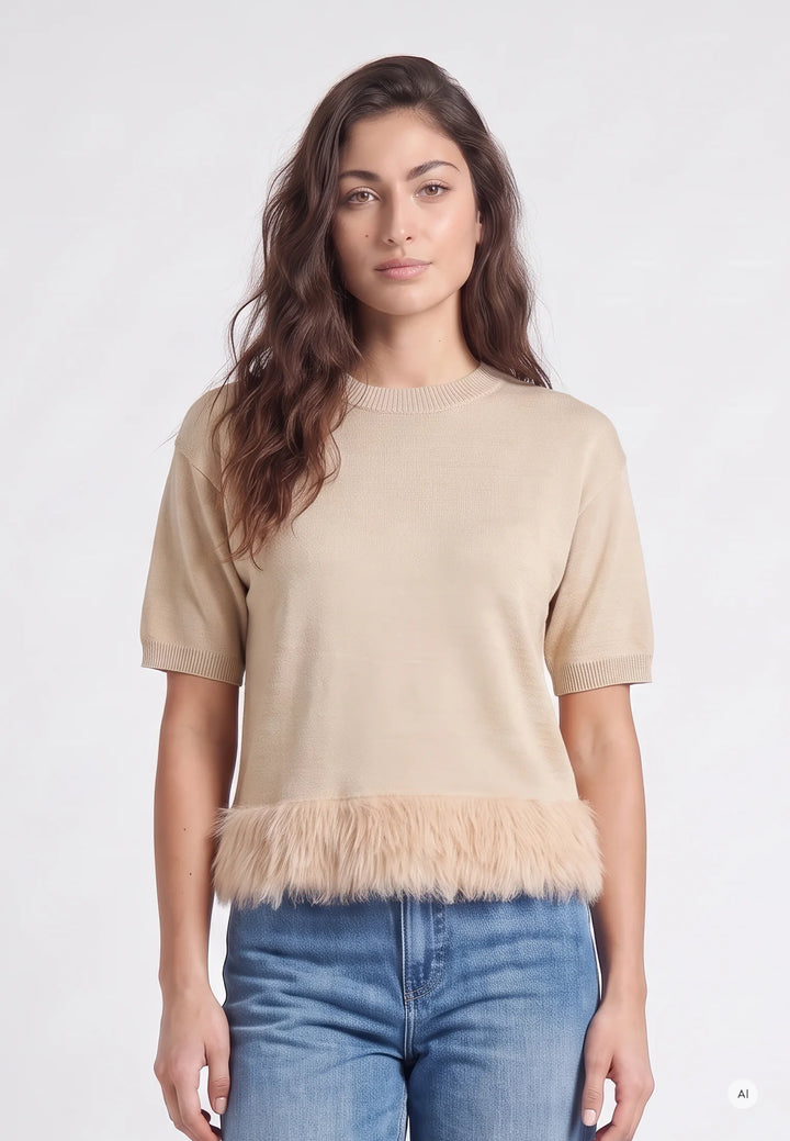 Pull à ourlet en fausse fourrure