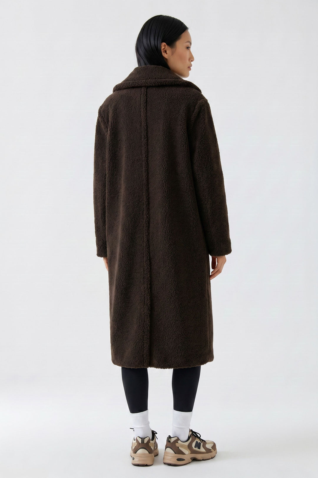 Manteau long duveteux à larges revers