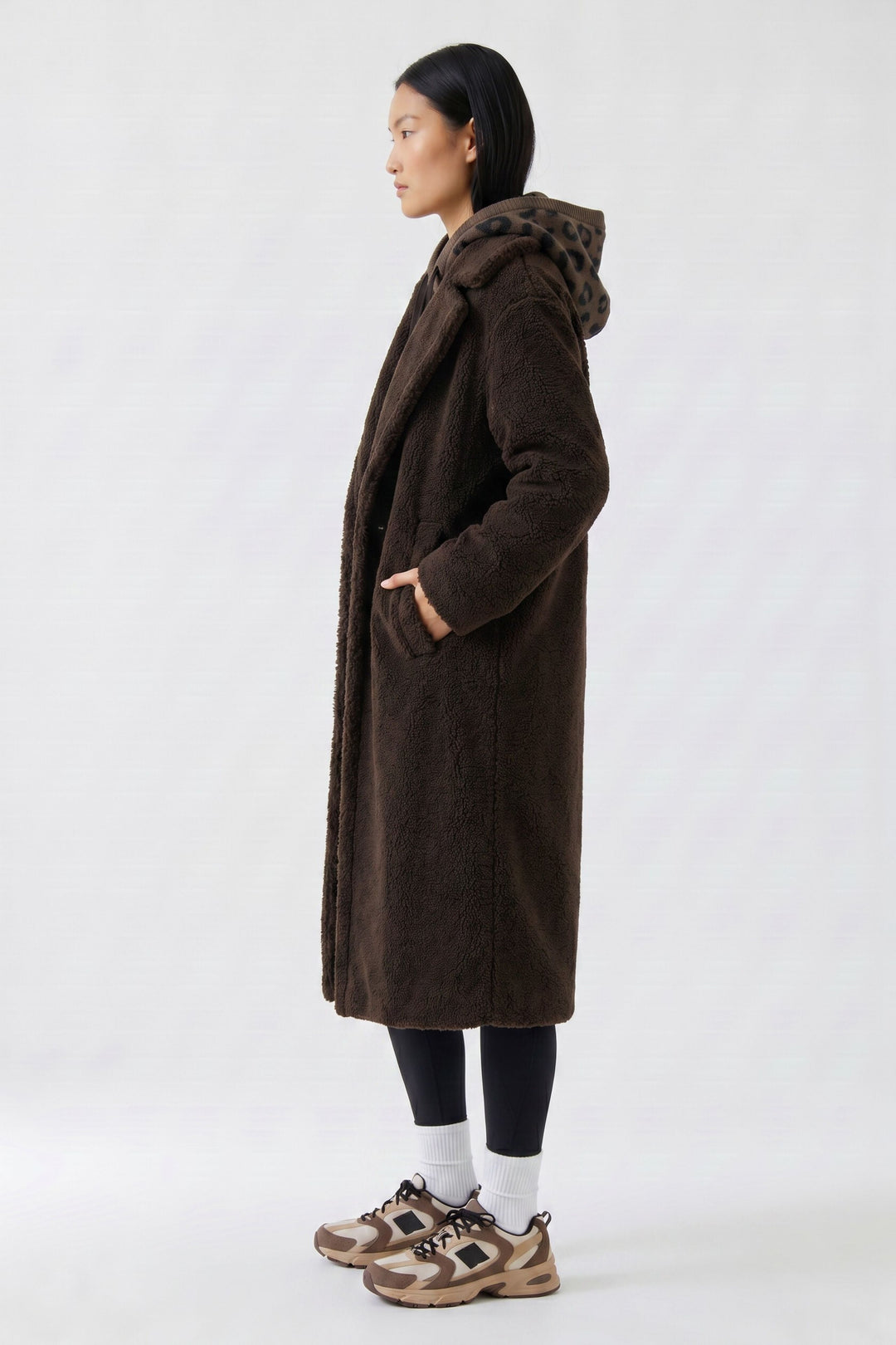 Manteau long duveteux à larges revers