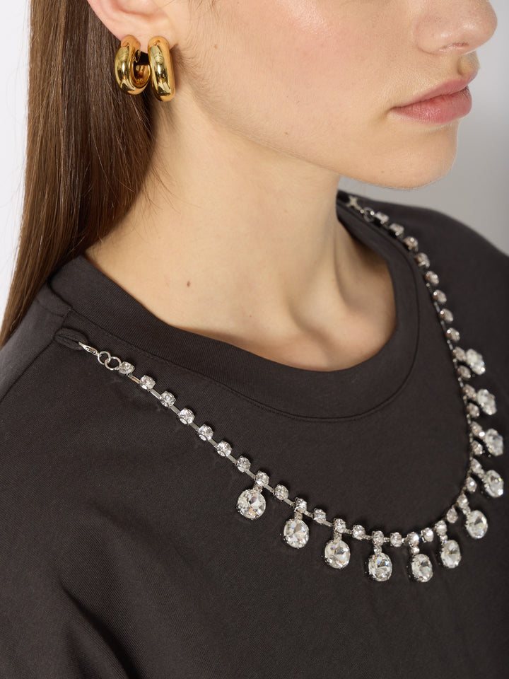 T-shirt avec collier de cristaux