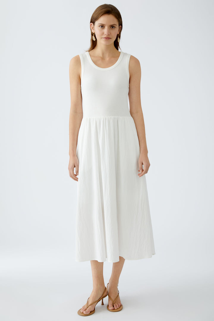 Robe longue sans manches à contraste