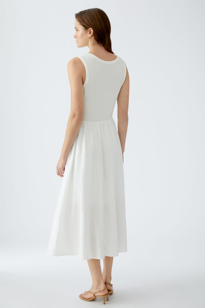 Robe longue sans manches à contraste