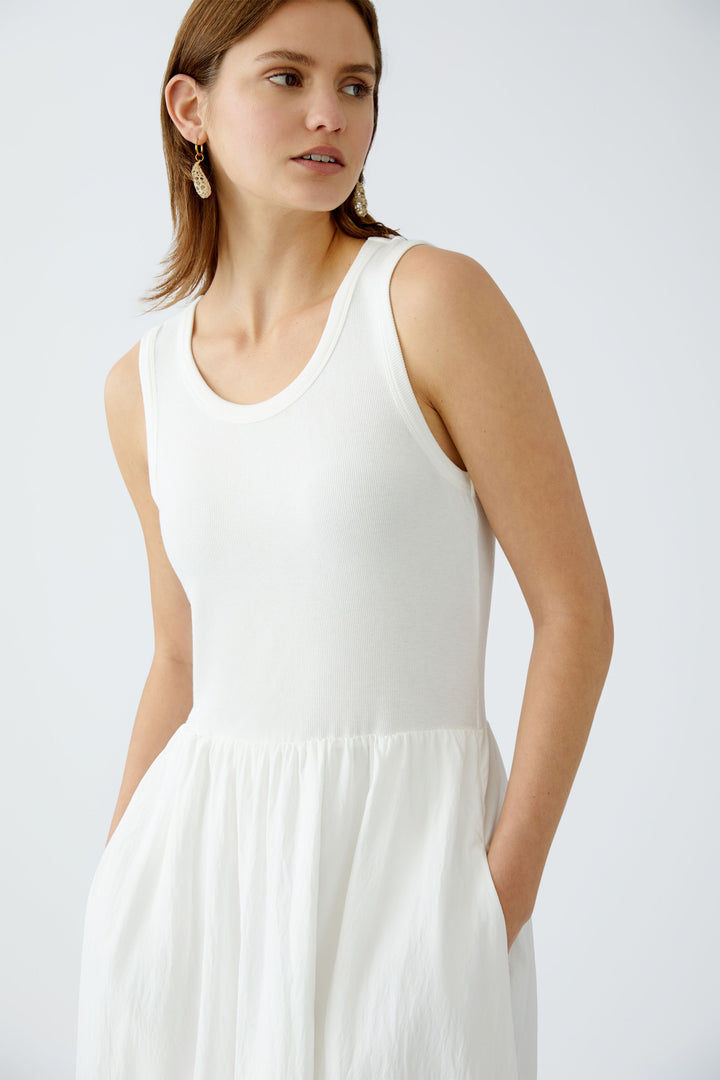 Robe longue sans manches à contraste