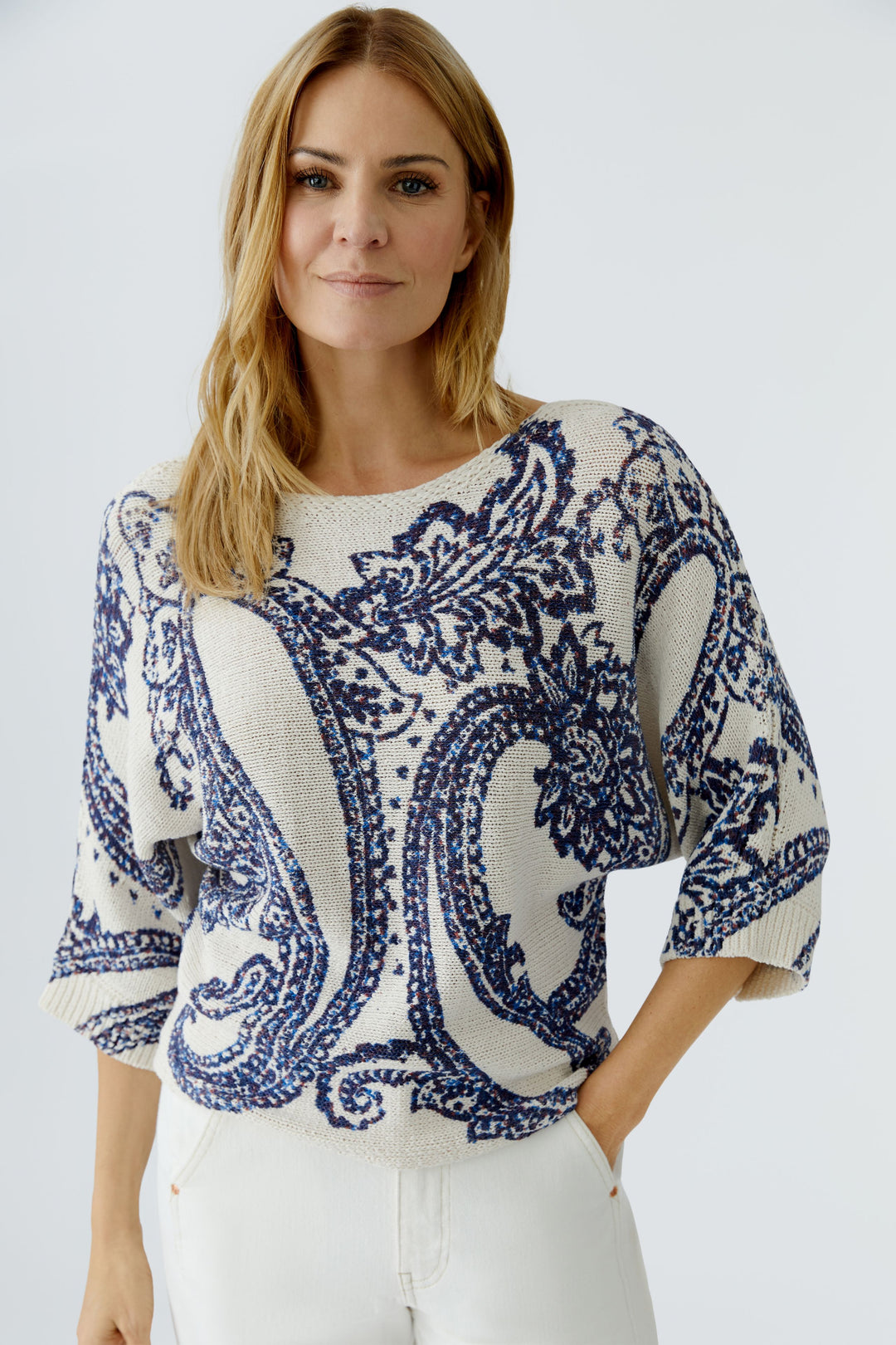Pull à motif paisley et manches 3/4