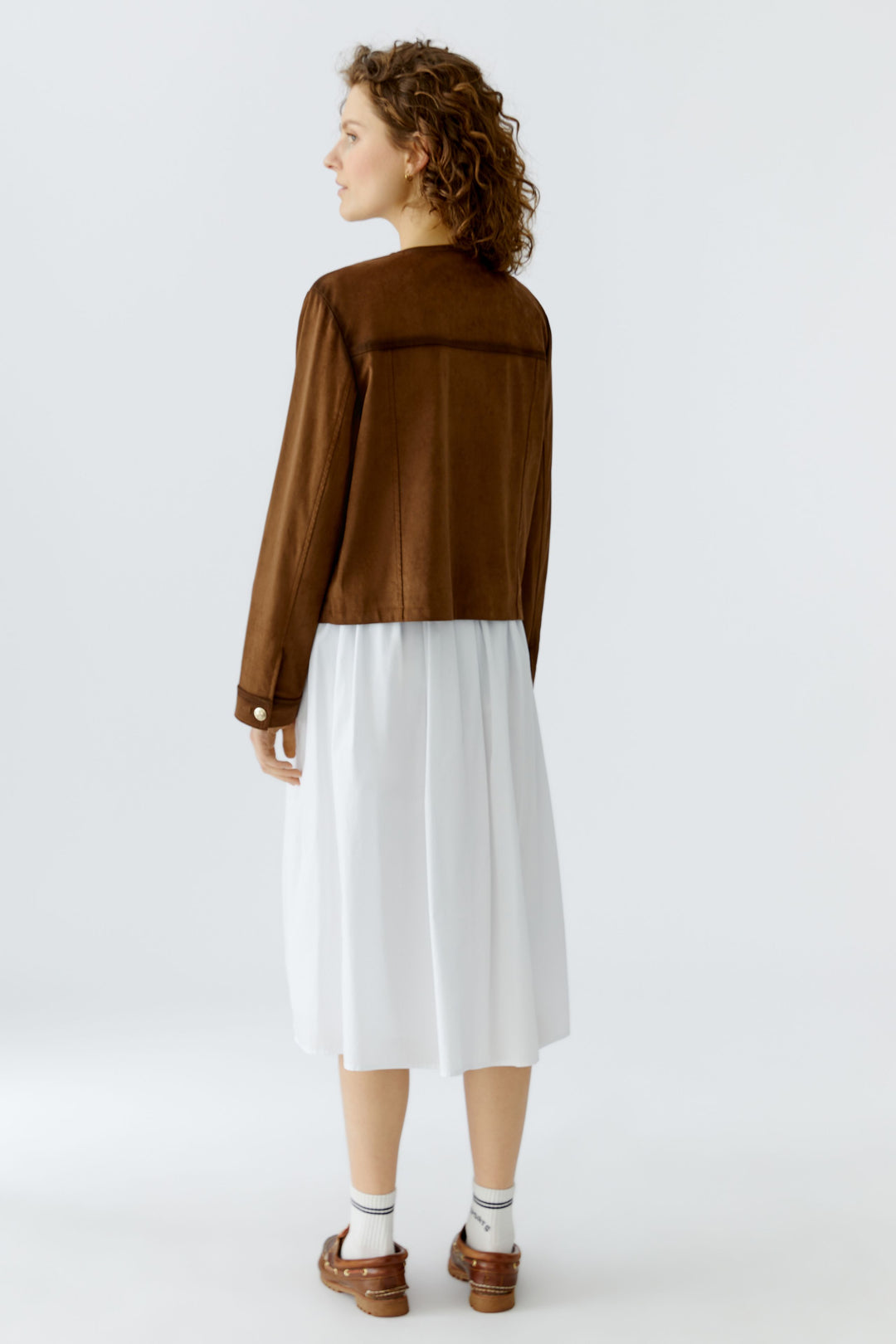 Veste courte structurée à finitions contrastées