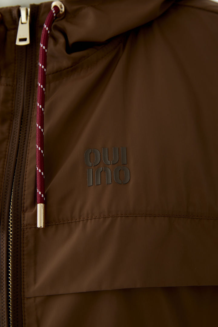 Blouson court à capuche esprit sportif