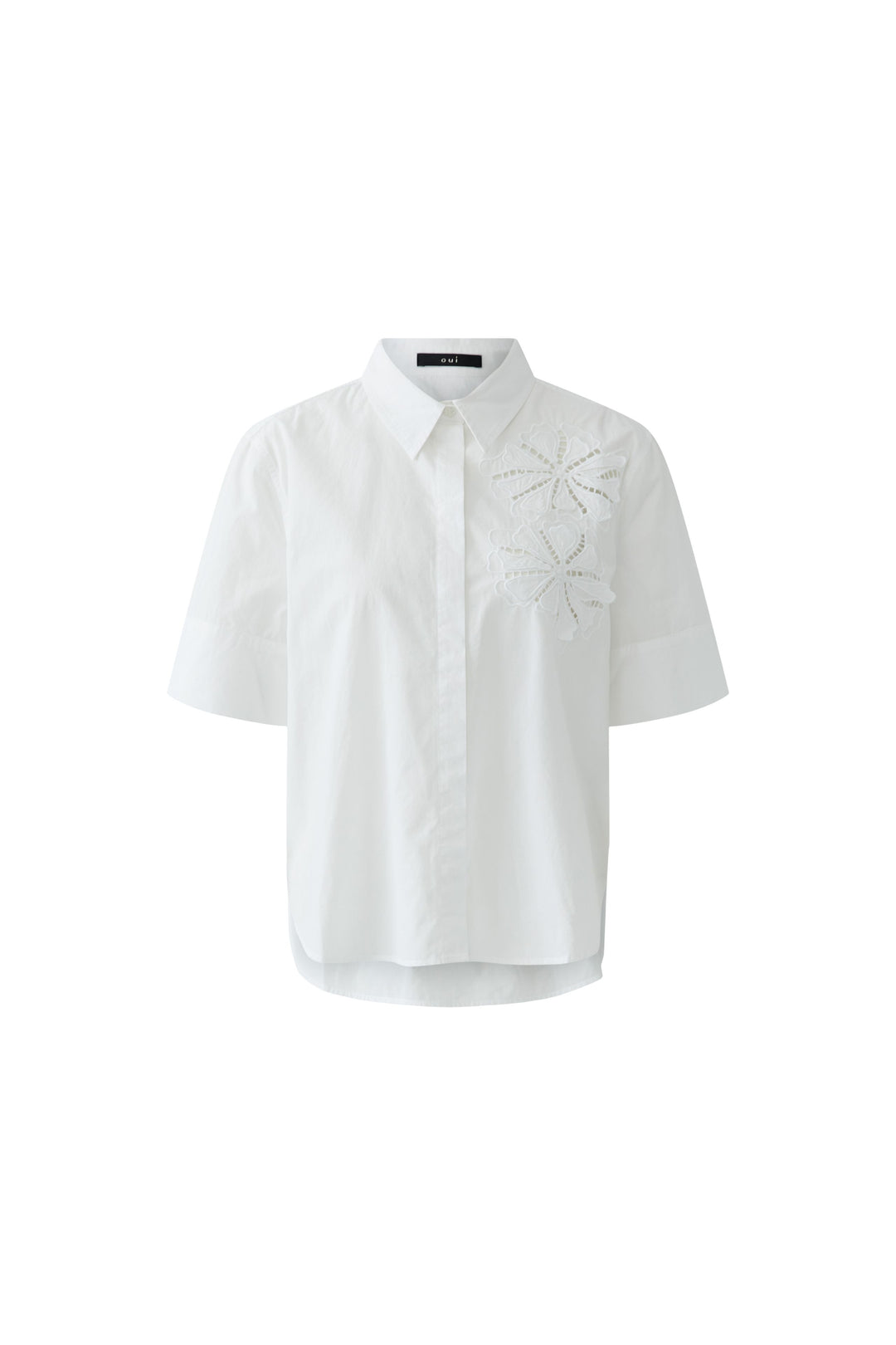 Chemise à broderies florales