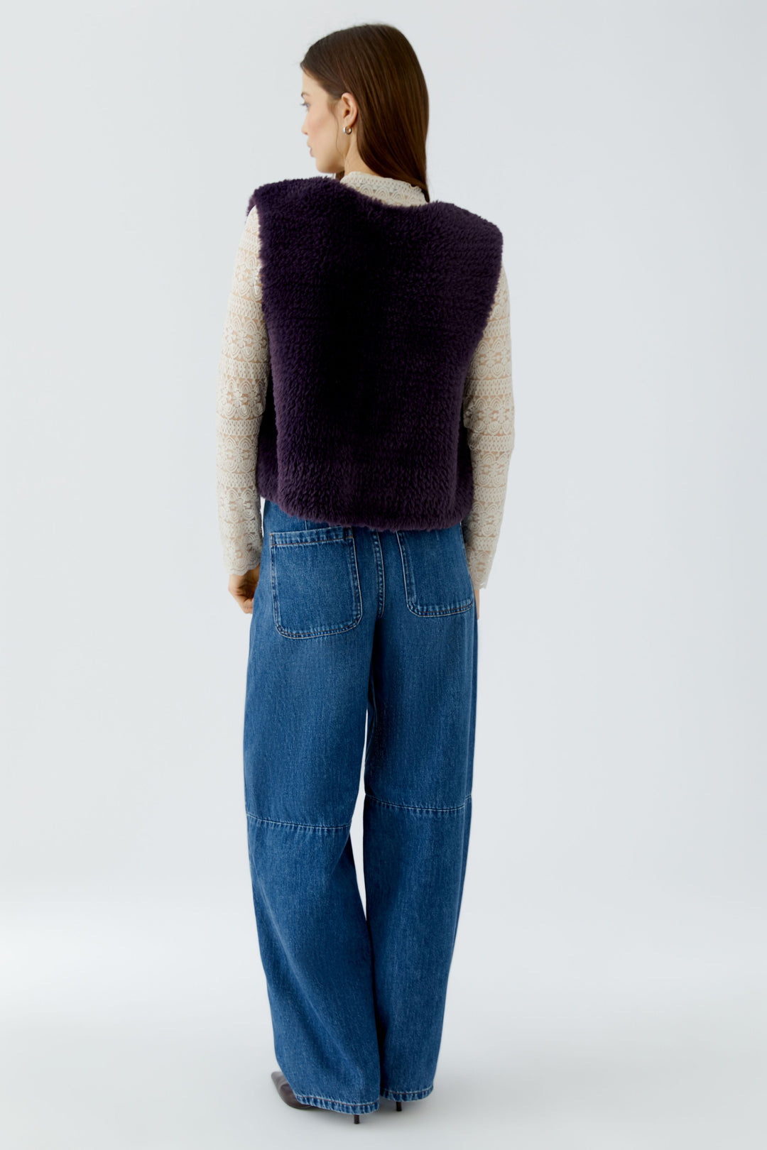 Veste courte sans manches à texture pelucheuse