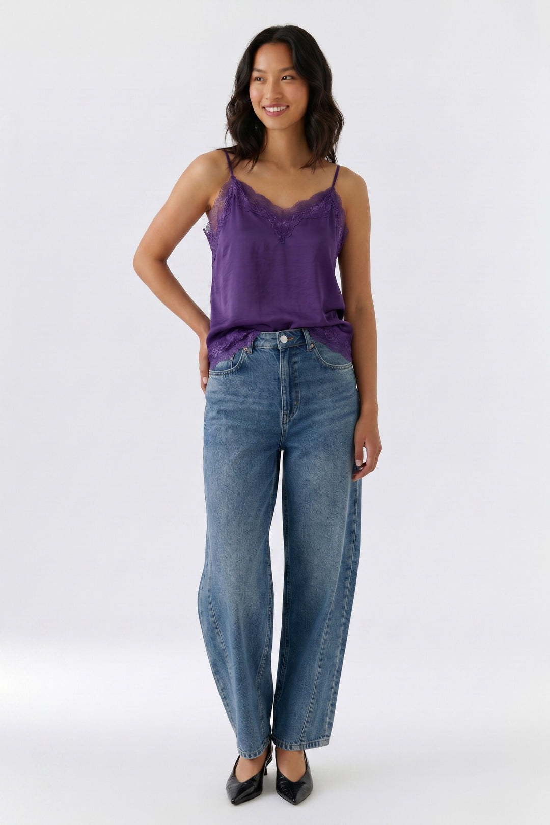 Camisole satinée à dentelle