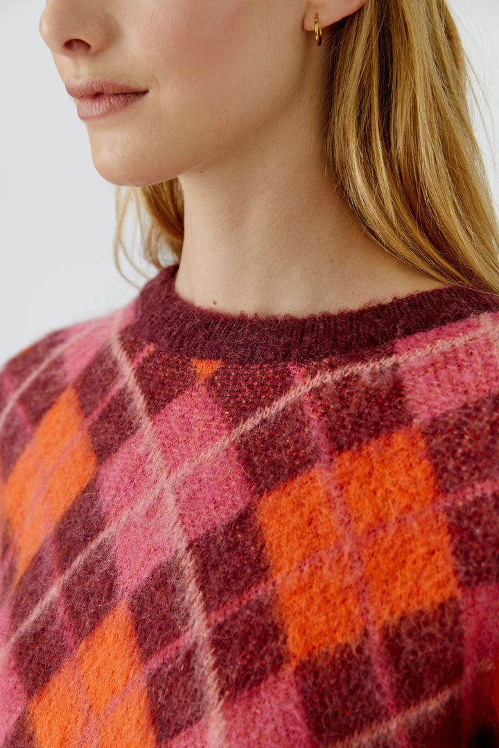 Pull duveteux à motif losangé