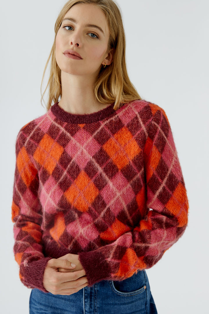 Pull duveteux à motif losangé