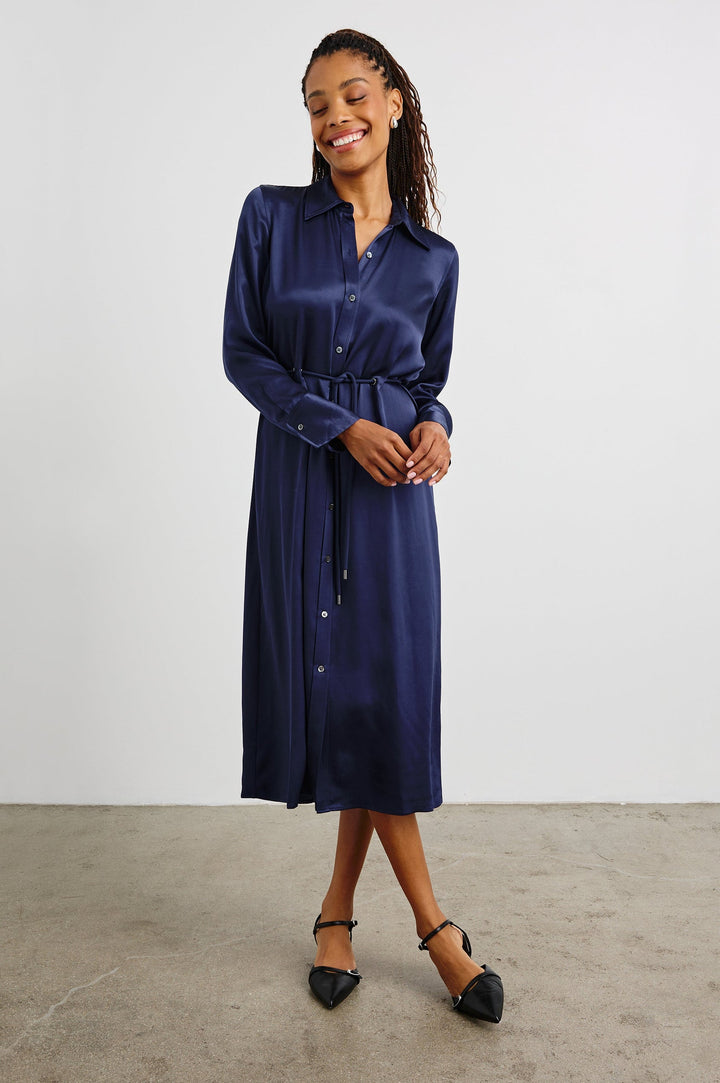 Robe chemisier midi satinée Anina