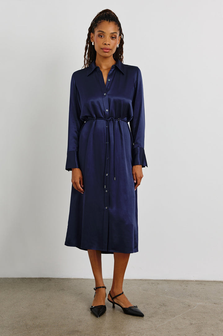 Robe chemisier midi satinée Anina