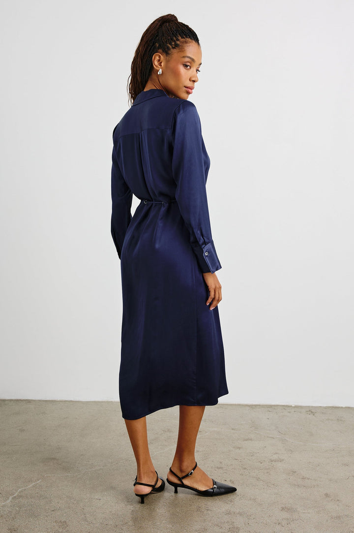 Robe chemisier midi satinée Anina