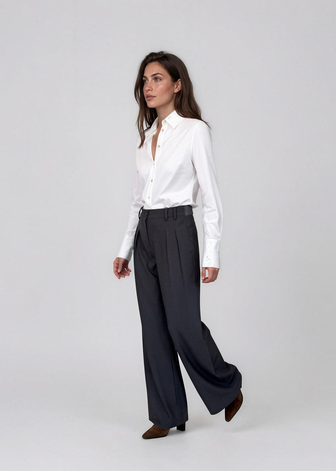 Pantalon tailleur ample à plis Dana