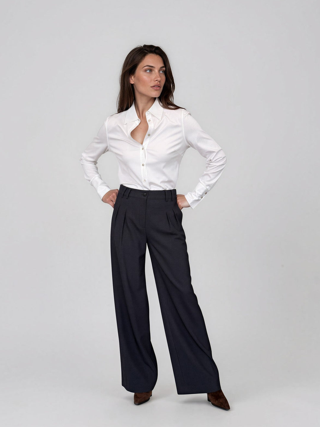 Pantalon tailleur ample à plis Dana