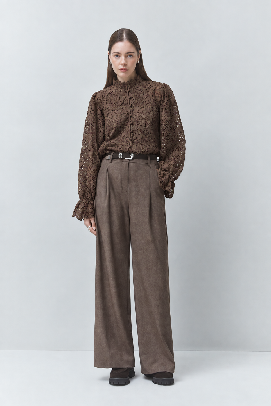 Blouse en dentelle à col montant Look