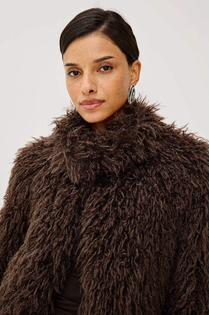 Veste courte en fausse fourrure Blisse