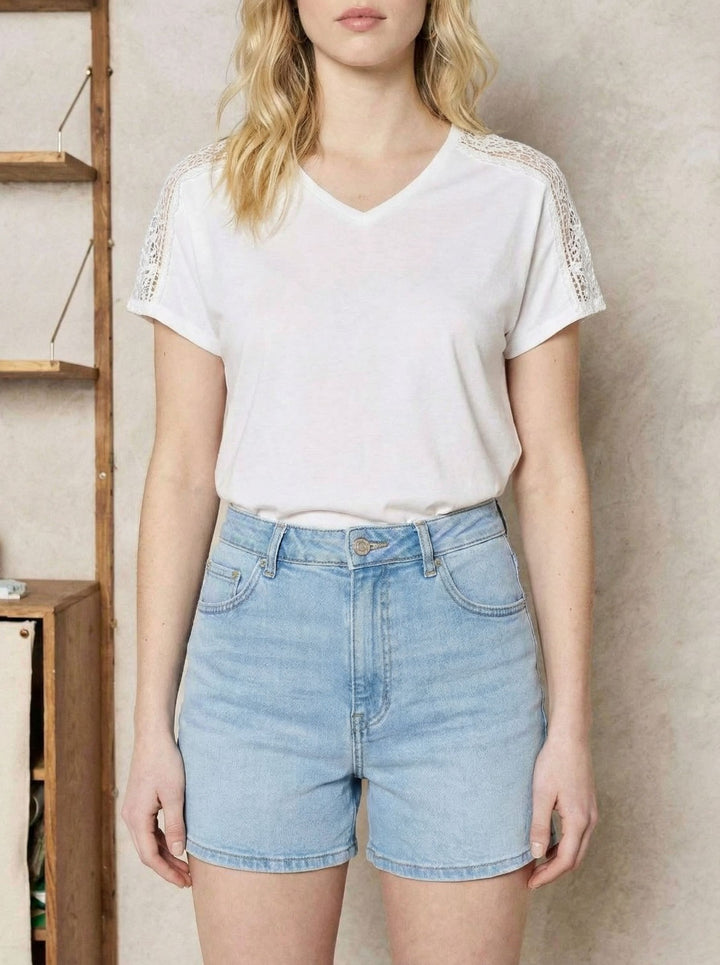 T-shirt Celine à col V et détails ajourés