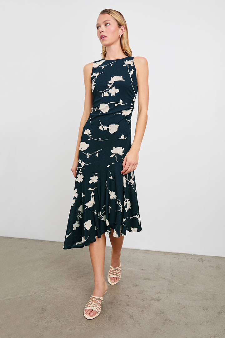 Robe midi drapée avec motif de roses Daija