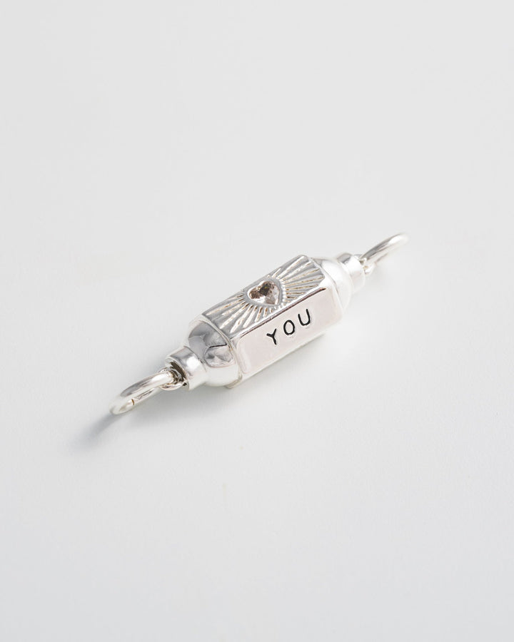 Charm cylindrique gravé avec cœur Protection Talisman