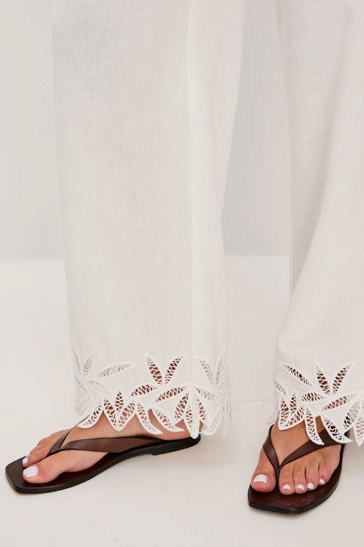 Pantalon en lin Emmie à broderies palmiers