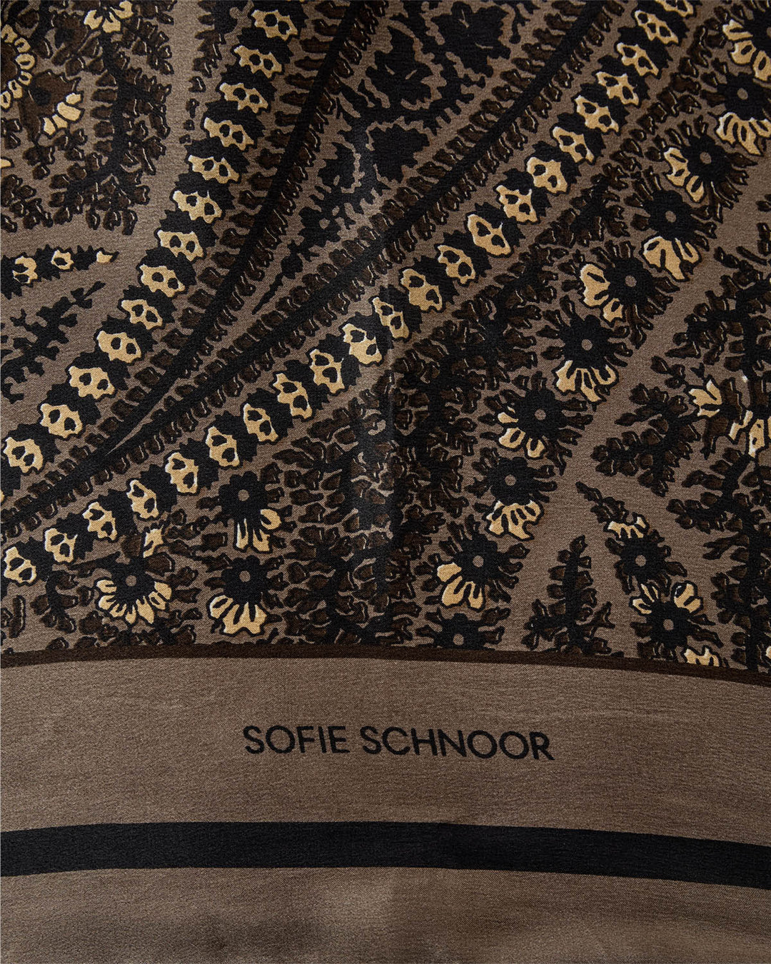 Foulard carré en soie imprimée Hai