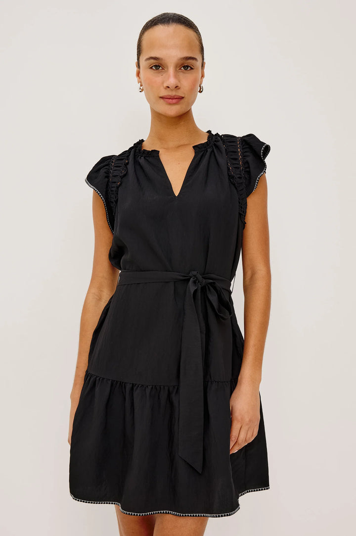 Robe Katia ceinturée à volants et broderies