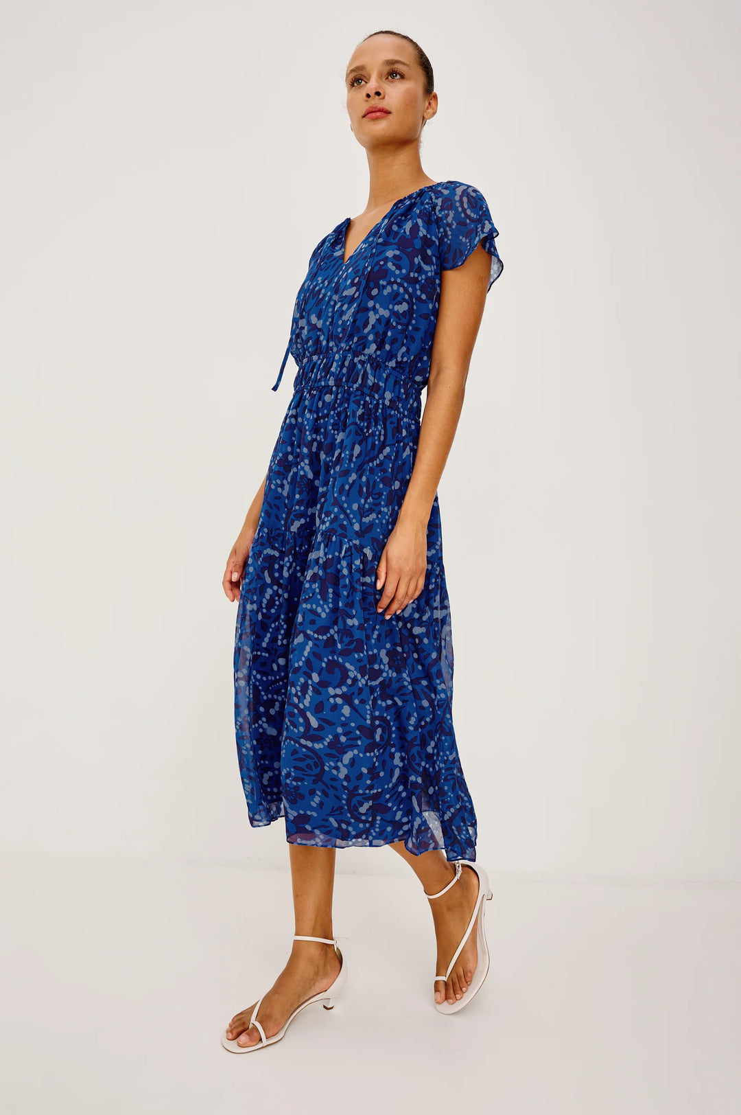 Robe midi fluide Mirielle à manches volantées