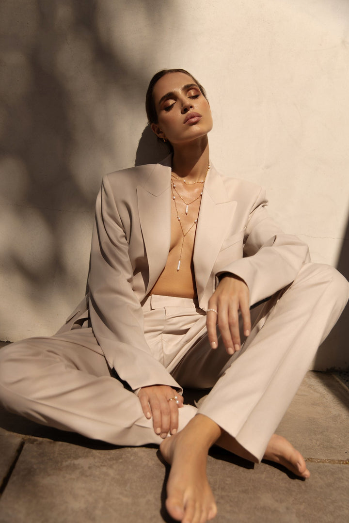 Collier chaîne fine avec perle pendante Calla Lariat