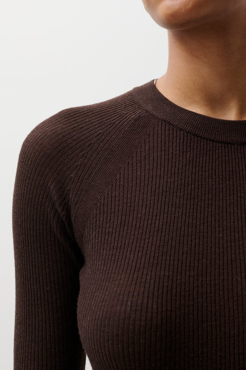 Pull ultraléger ajusté à col rond Juno
