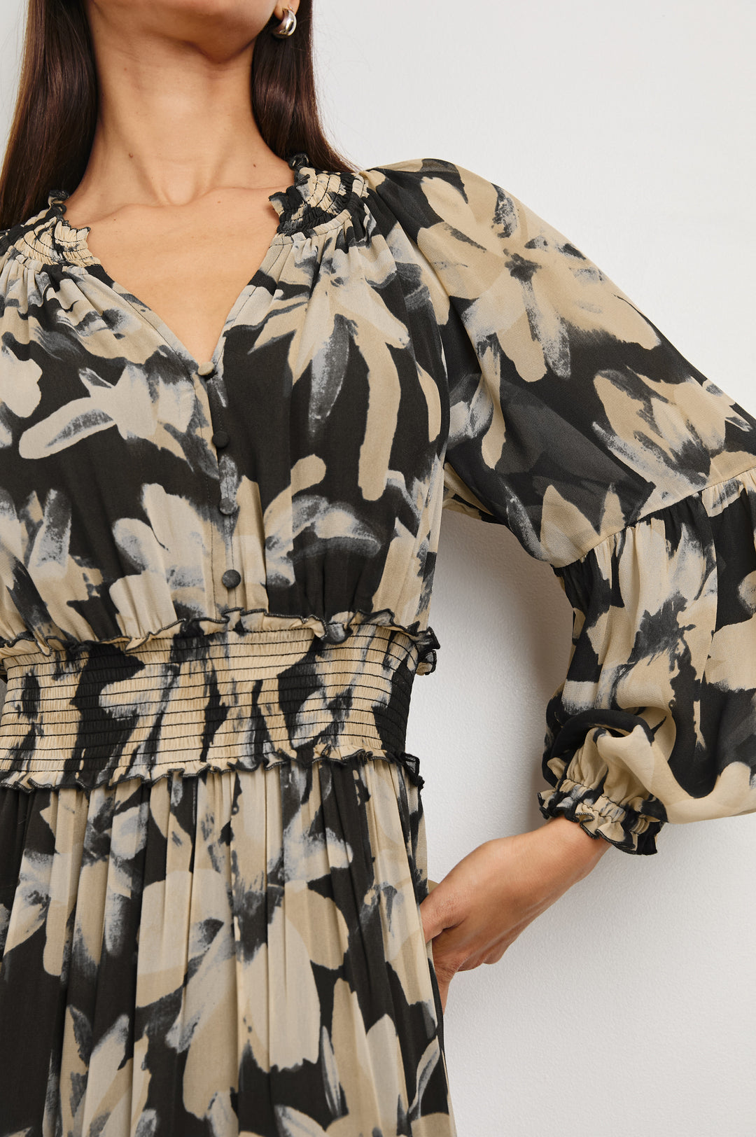 Robe longue étagée avec motif floral Frederica