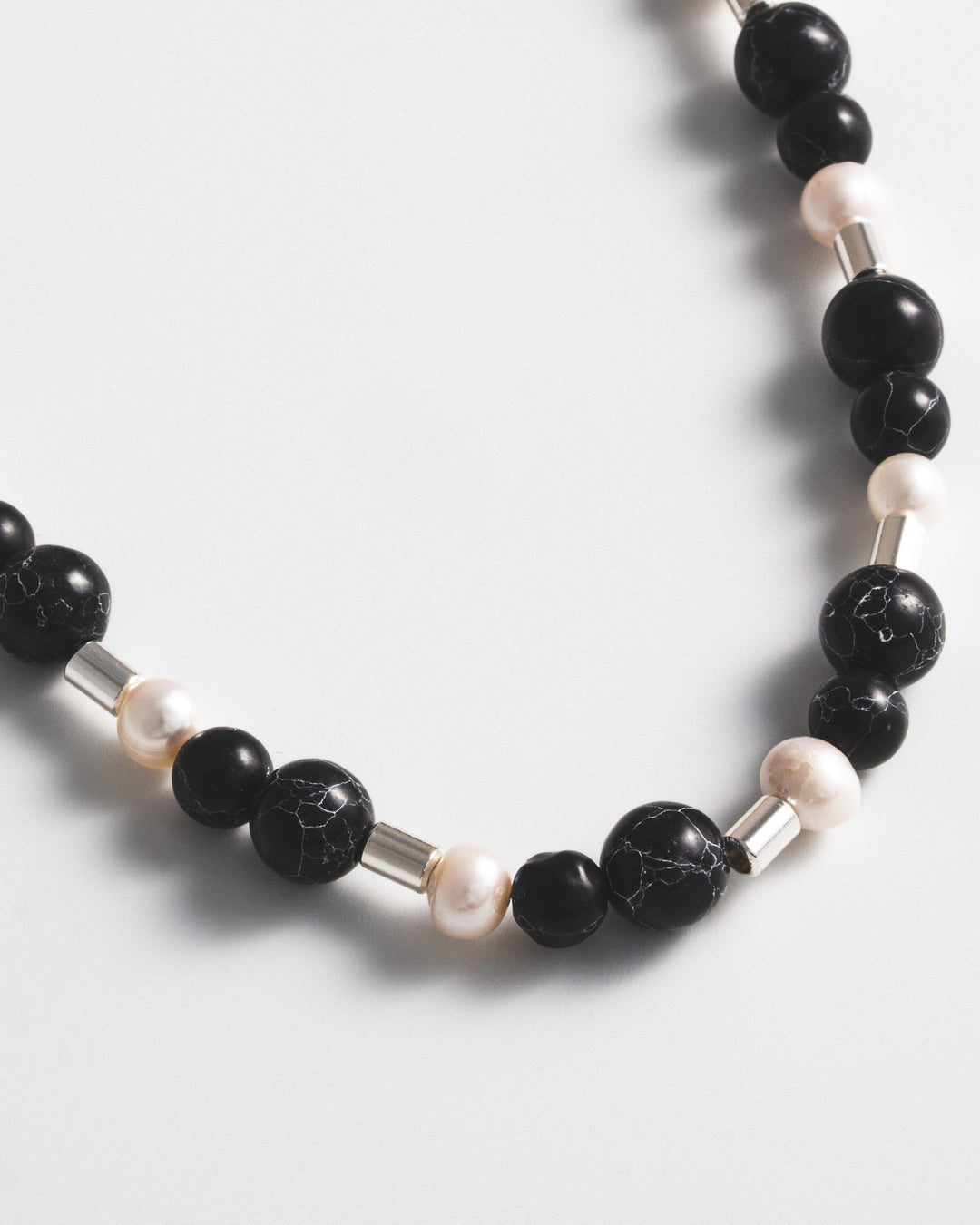 Collier de perles bicolores Viola