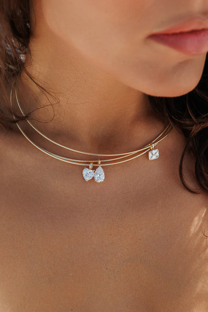 Collier choker avec pendentif en cristal
