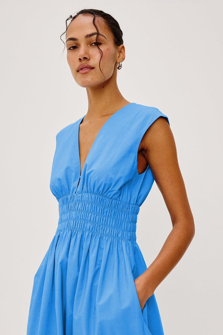 Robe midi Roxanne à taille smockée et broderies