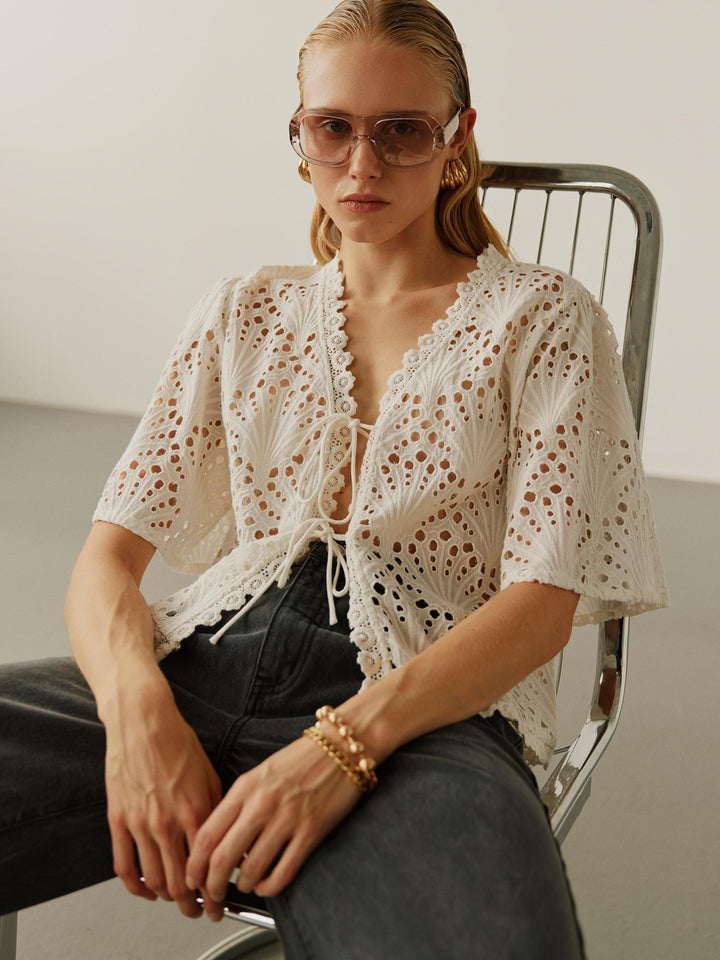 Blouse ajourée à nouer