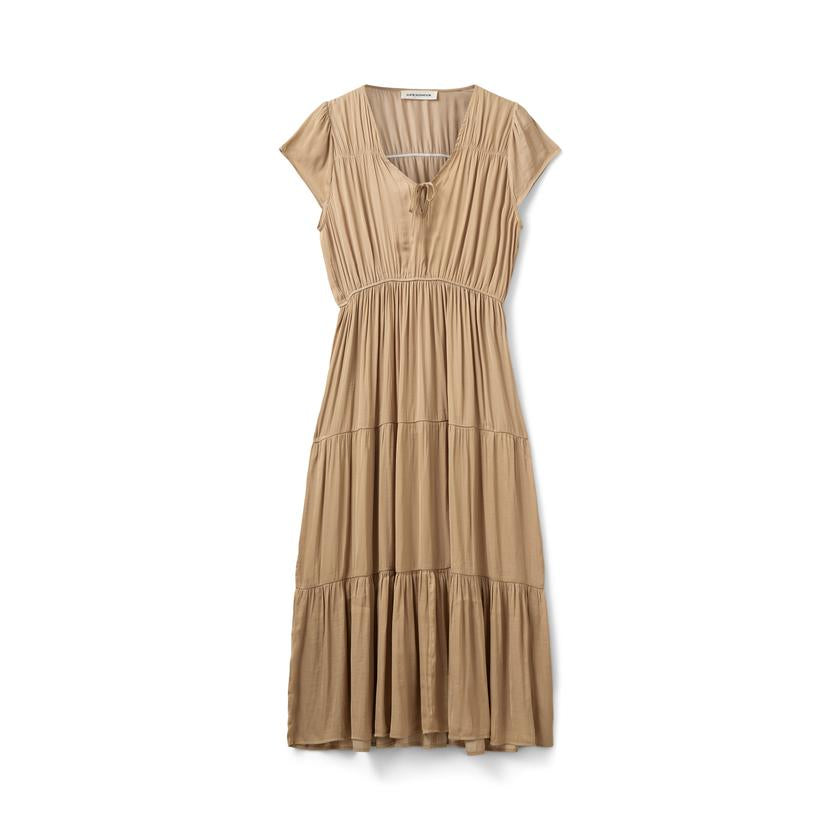 Robe longue fluide avec jupe étagée