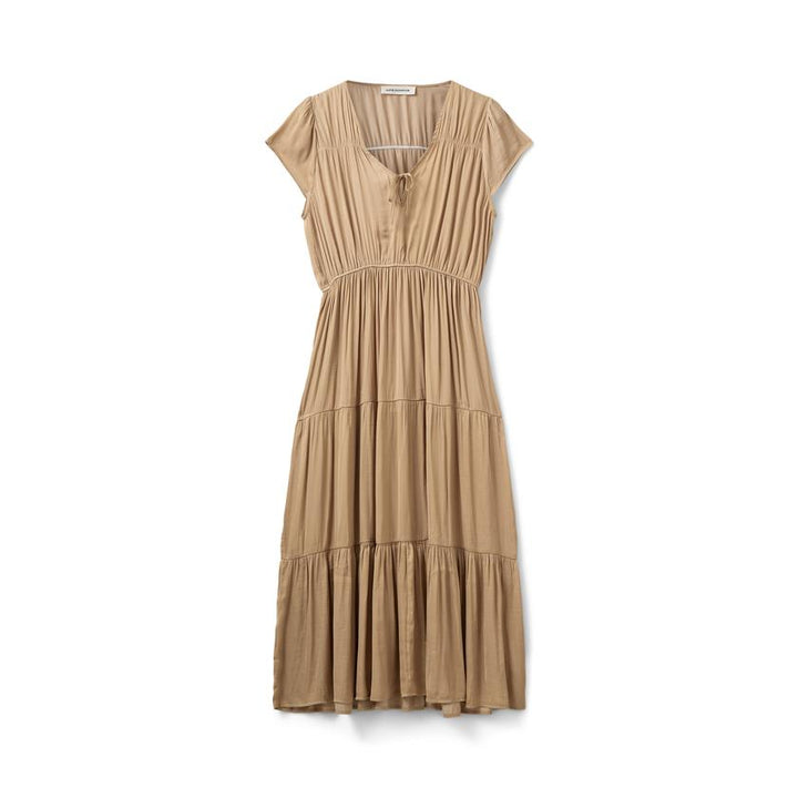 Robe longue fluide avec jupe étagée