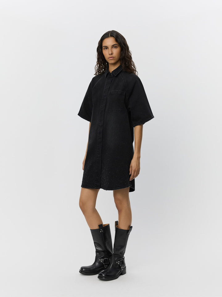 Robe chemise courte en denim avec pierres May