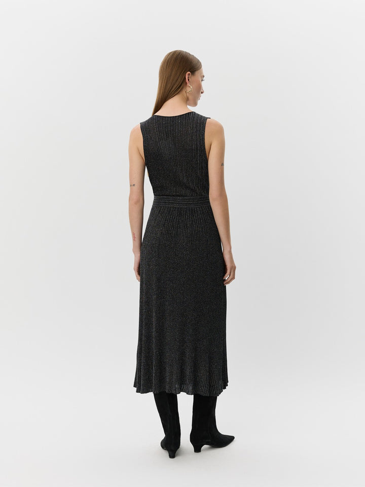 Robe midi scintillante en tricot à col V
