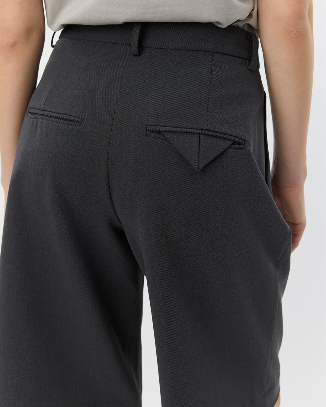 Bermuda tailleur Elsa à plis pressés
