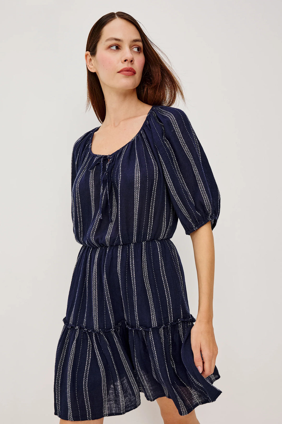 Robe courte à manches bouffantes Saba