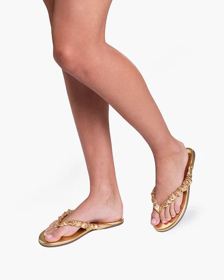 Sandales à entredoigt en cuir plissé Savannah