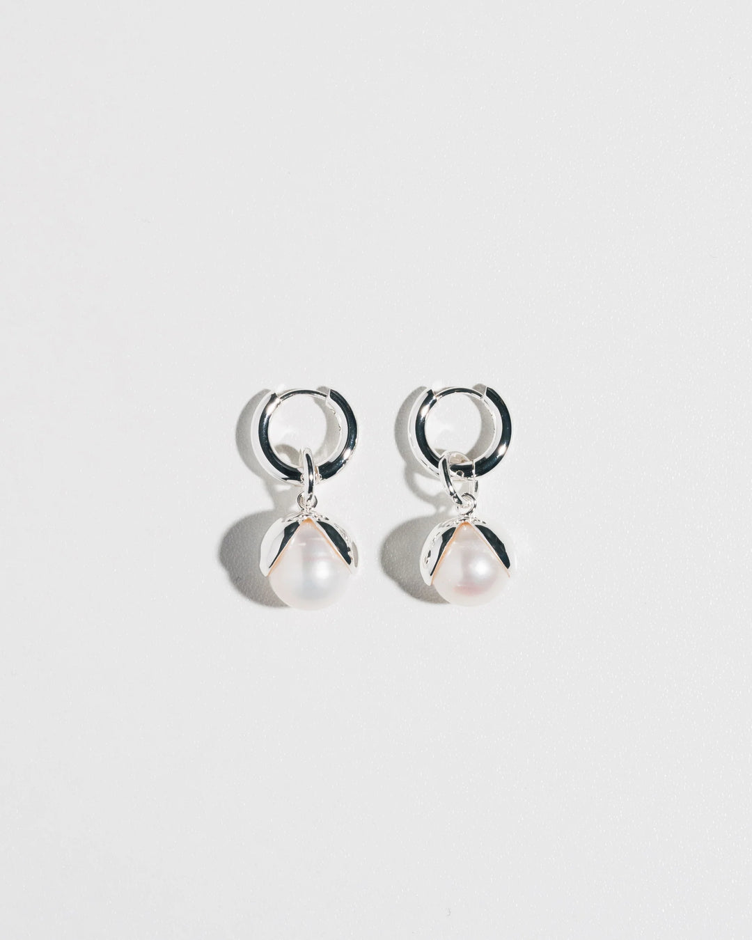 Boucles d'oreilles anneaux avec perles Snow Drop